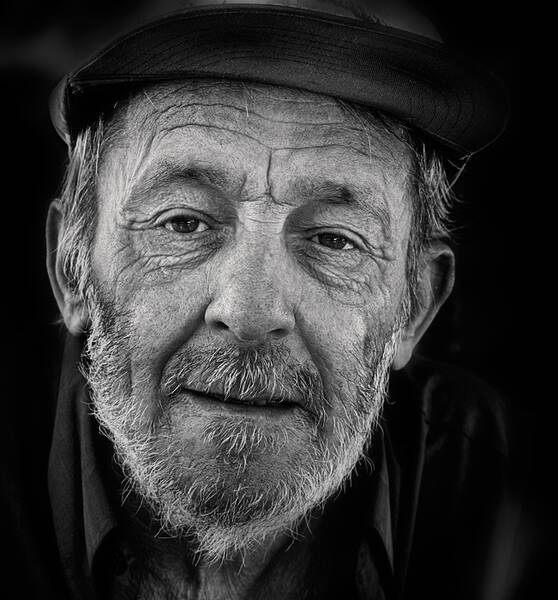 Fichier:The story teller by vaggelisf.jpg